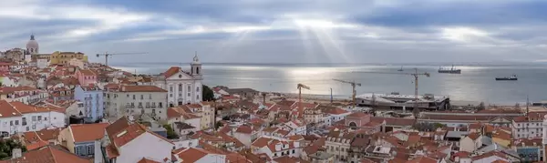 Sonnenaufgang in Lissabon