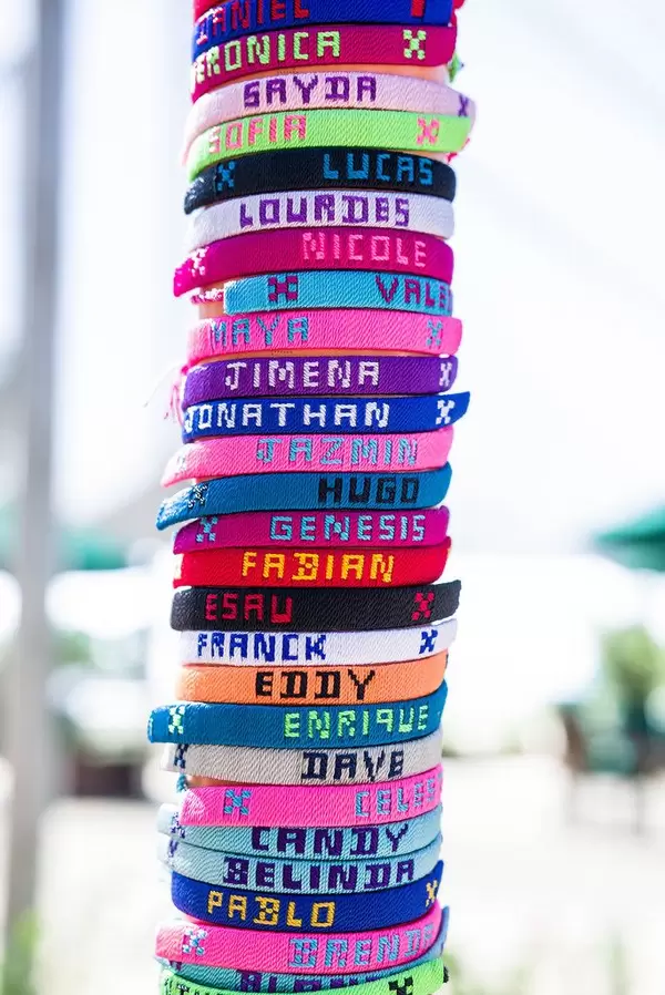 Souveniers aus Guatemala: handgefertigte Armbänder