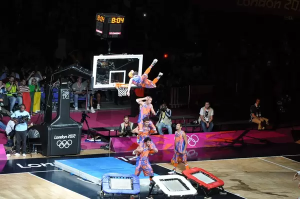 Spaßige Dunk Show bei den London Olympics 2012