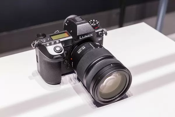 Spiegellose Vollformatkamera Panasonic Lumix DC-S1