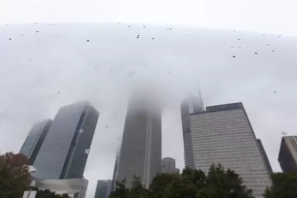 Spiegelung der Skyline auf der Skulptur Cloud Gate