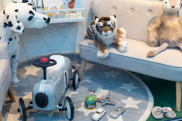 Spielzeuggeschäft / Toy Store