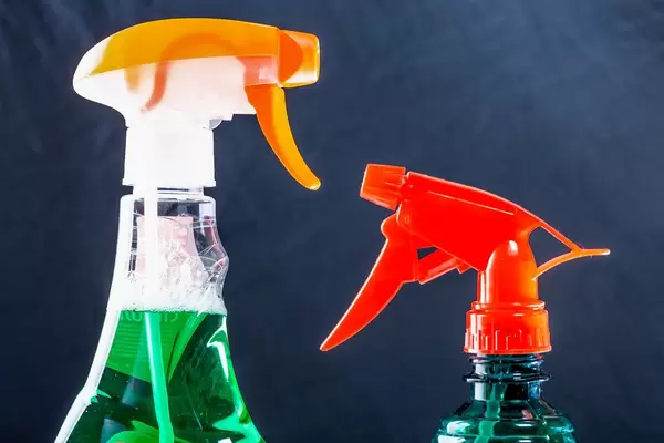 Spray with the sprayers for cleaning glass and mirrors