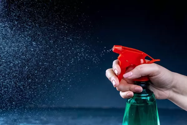 Sprayed liquid from the atomizer