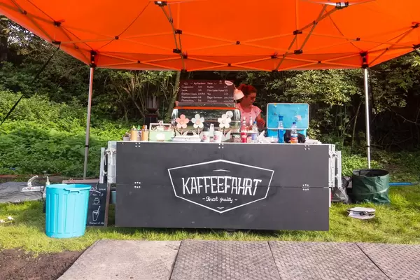 Stand von Kaffeefahrt im gamescomCamp - Gamescom 2017, Köln