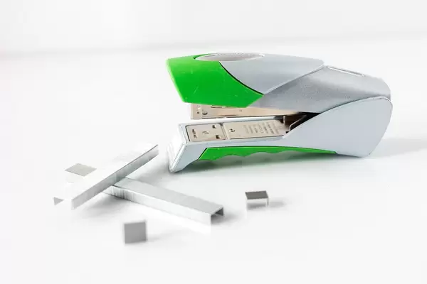 stapler close-up (dt. Hefter)