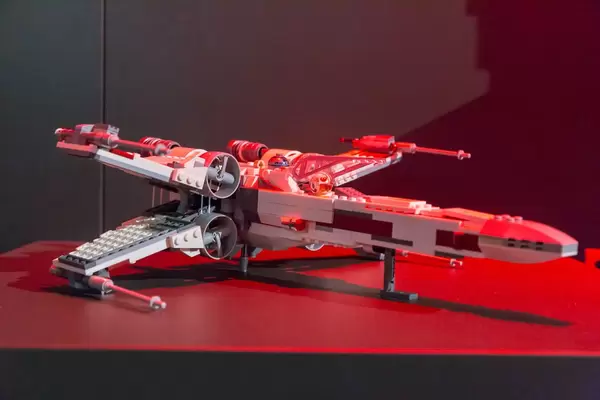 Star Wars X-Wing Raumjäger aus LEGO
