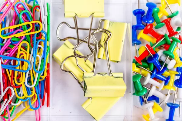 Stationery with paper clips (Flip 2019)