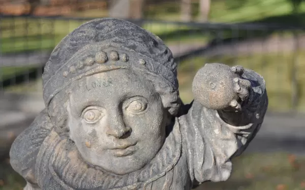 Statue im Salzburger Zwergerlgarten
