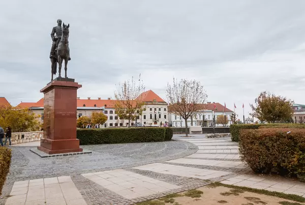 Statue in front of Buda Castle