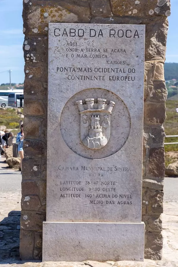 Steinerne Hinweistafel am Cabo da Roca