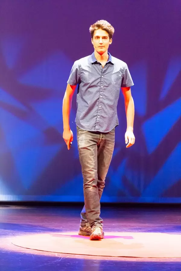 Stephan Schürmann hält einen Vortrag über das 3D gedruckte Fahrrad XT-CF20 - TEDxVenlo 2017