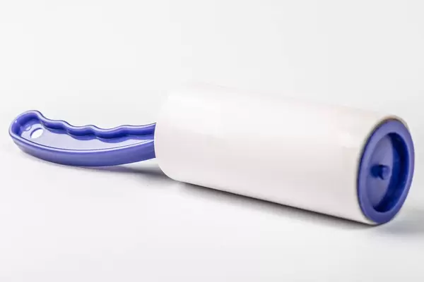 Sticky brush for cleaning clothes and furniture from dust (Flip 2019)