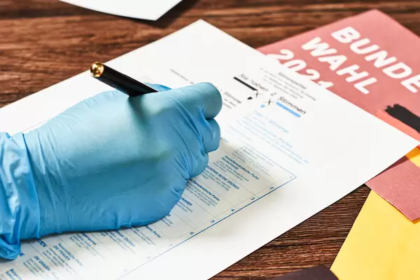 Stimmzettel für Bundestagswahl 2021