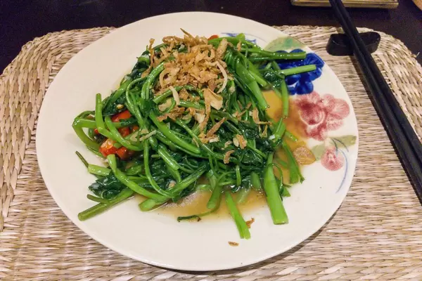 Stir-Fried saisonal vegetables with Garlic