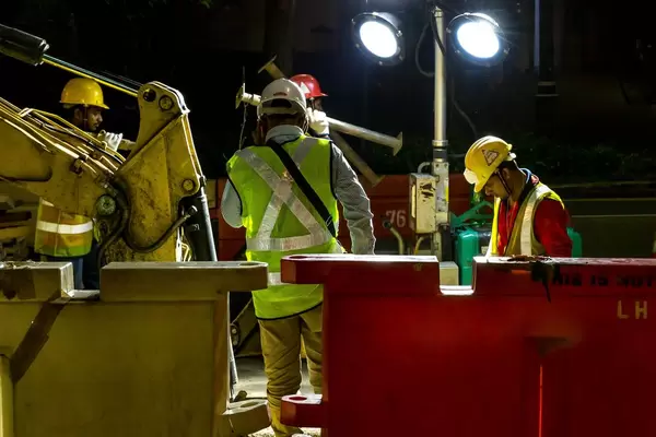 Straßenarbeiten in Singapur