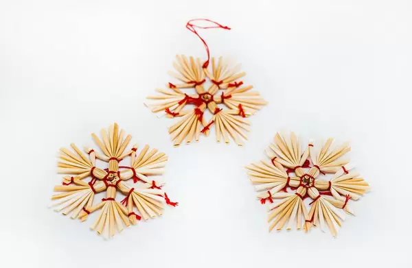 Straw Christmas Tree Decoration.jpg