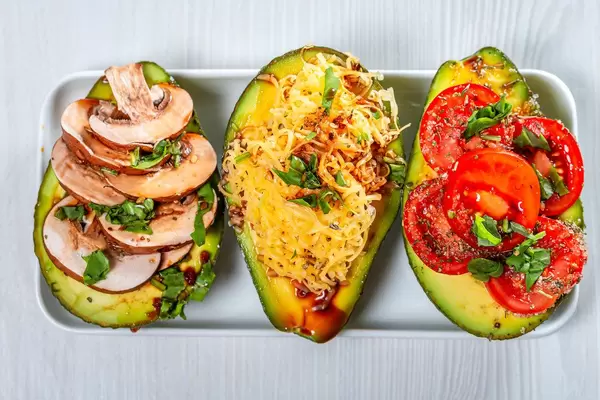 Stuffed avocado with different fillings (Flip 2019)