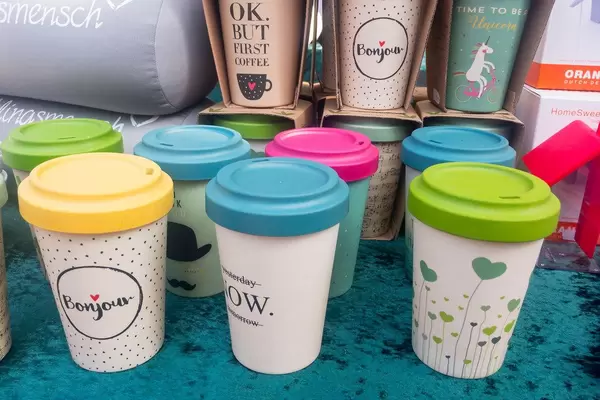 Stylische Kaffeebecher - Straßenfest, Köln