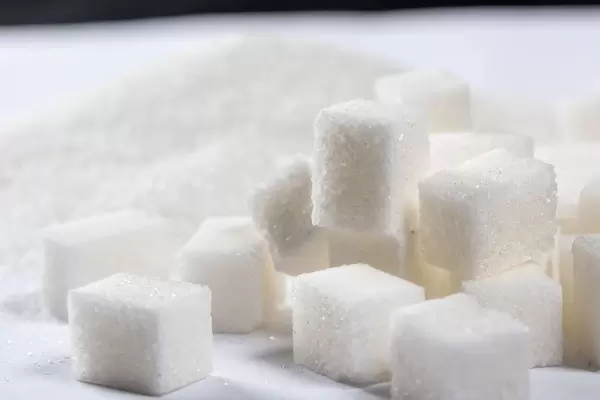 Sugar cubes and granules