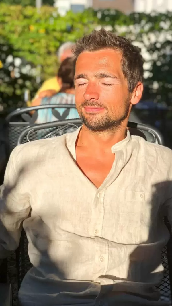 Sun bathing / Sonnenbaden