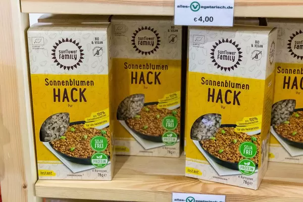 Sunflower Family Bio und Vegan Sonnenblumen Hack in der Verpackung