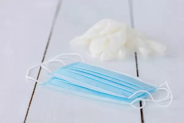 Surgical Maskas with white Gloves for virus protection