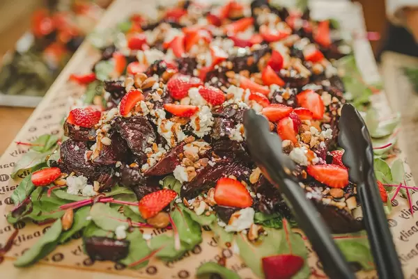 Sweet Salad With Rucola And Beet (Flip 2019)