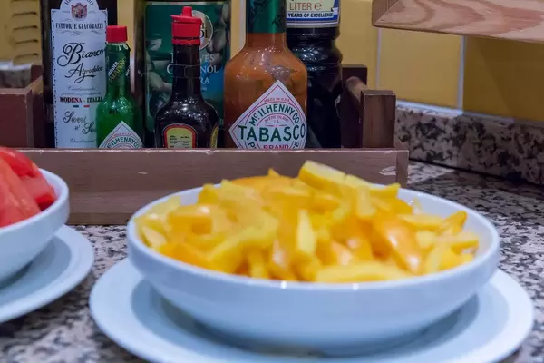 Tabasco, Worcestershiresauce und andere Saucen