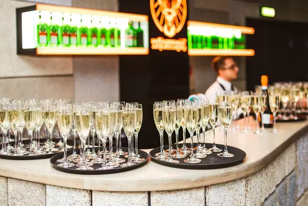 Table Of Fille Champagne Glasses On The Restaurant (Flip 2020)