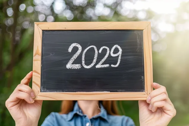 Tafel mit Jahresangabe 2029