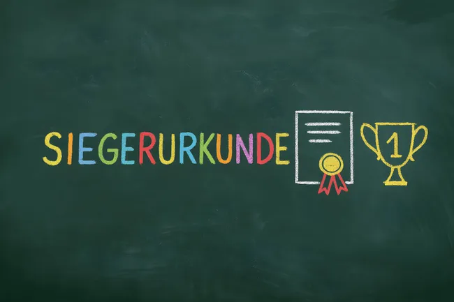 Tafelschrift für Siegerurkunde mit Auszeichnung und Pokalicon