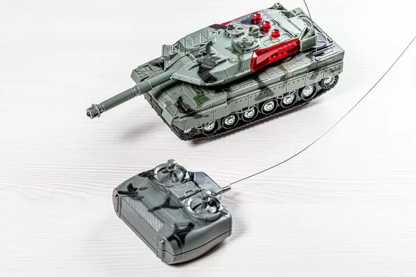 Tank toys with antenna and remote (Flip 2019)