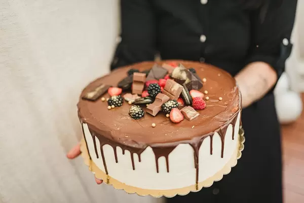 Tasty Cake With Chocolate And Berries On Top (Flip 2019)
