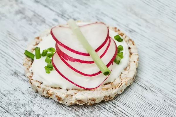 Tasty snack made of crispbread and radish