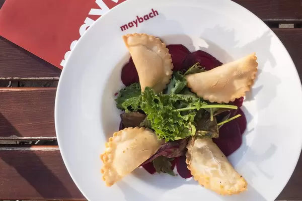 Teigtaschen mit Rote Bete Carpaccio