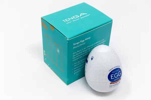 Tenga Masturbator in Eiform aus der Nummer Elf des Amorelie Adventskalenders