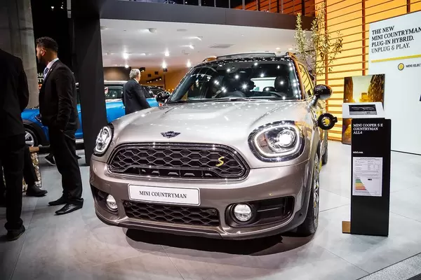 The new Mini Cooper S E Countryman All4 Plug-in Hybrid - Unplug and Play