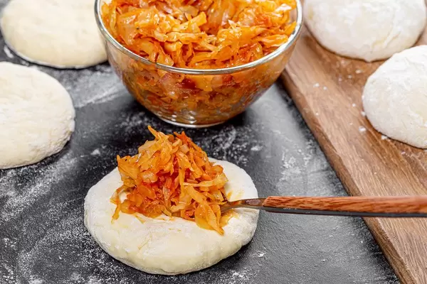 The process of cooking homemade pies with cabbage (Flip 2019)