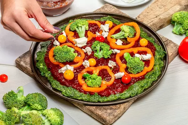 The process of cooking homemade pizza with vegetables (Flip 2019)