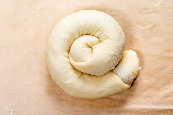 The process of making a cherry bun on baking paper (Flip 2019)