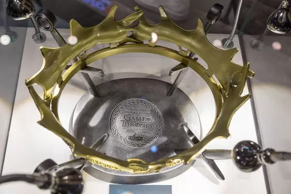 The Royal Crown of King Robert Baratheon Limited Edition Prop Replica at Gamescom