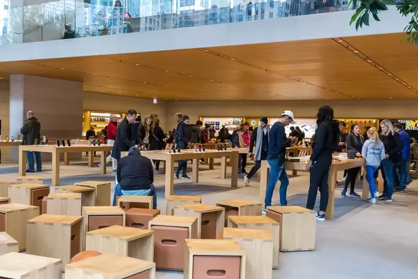The special architecture of the Apple flagship store on the Chicago Riverfront attracts crowds of visitors every day