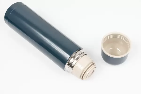 Thermo Bottle isolated above white background (Flip 2020)