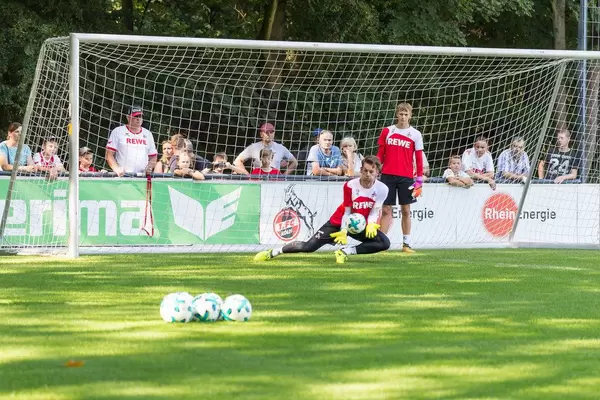 Thomas Kessler beim Training - 1. FC Köln