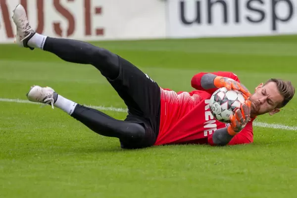 Thomas Kessler schnappt sich den Ball