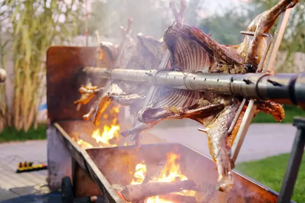 Three BBQ lambs (Flip 2019)