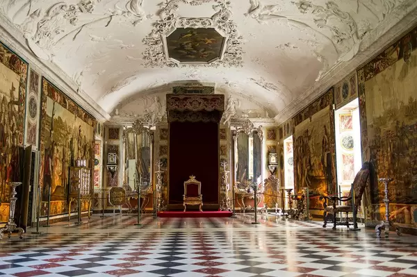 Throne in a royal ball room in Denmark (Flip 2019)