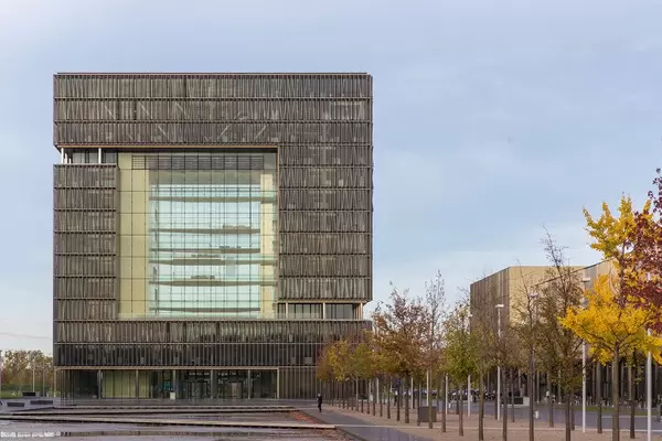 Thyssen Krupp Hauptgebäude: moderne Architektur in Essen