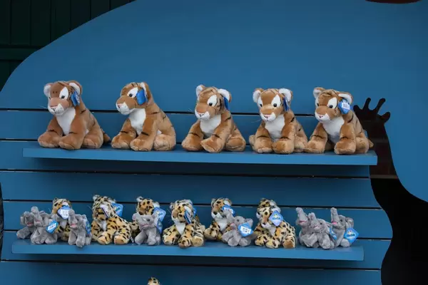 Tiger and elephant toys